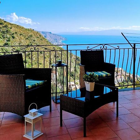 Tao Charming Apartment Taormina Esterno foto